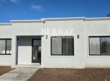 Casa · 142m² · 6 Ambientes · 1 Cochera · Casa Venta San Elisa Pilar del Este 4 Dorm. Lote de 563 m² Pilar
