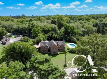 Casa · 380m² · 8 Ambientes · 4 Cocheras · Exclusiva Casa en Venta en Golf Club Argentino