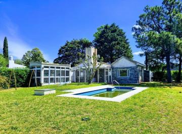 Casa · 116m² · 4 Ambientes · Venta de Casa en Parque Irizar. Acepta Financiación