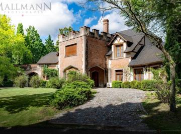 Casa · 600m² · 6 Dormitorios · 1 Cochera · Casa en Venta en Martindale Cc