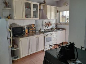 Casa de 3 ambientes, Rosario · Oportunidad Vendo Casa de Pasillo con Buena Ubicacion.