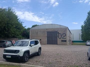 Local comercial · 525m² · 1 Ambiente · 18 Cocheras · Alquiler | Galpón, Predio, Seguridad a Mtrs. de Circunvalacion y 11 de Sep - (Zona Sur).