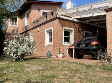 Casa · 190m² · 8 Ambientes · 1 Cochera · Venta: Casa Esq. Ricardo Rojas y Huayna – 4 Dorm/b* El Refugio / Recibo Auto de Usd 40 m