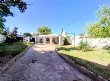 Casa · 313m² · 6 Ambientes · 3 Cocheras · Se Vende Casa. Lujan