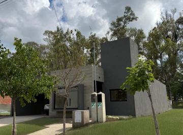 Casa · 189m² · 5 Ambientes · 2 Cocheras · Casa en Tejas 4