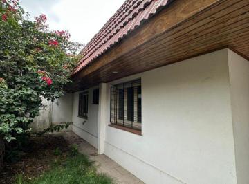 Casa de 4 ambientes, Lomas de Zamora · Propiedad de 4 Ambientes con Dependencia
