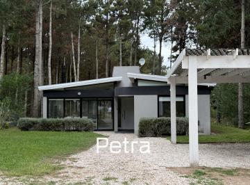 Casa · 174m² · 5 Ambientes · 1 Cochera · Casa en Venta en Costa Esmeralda