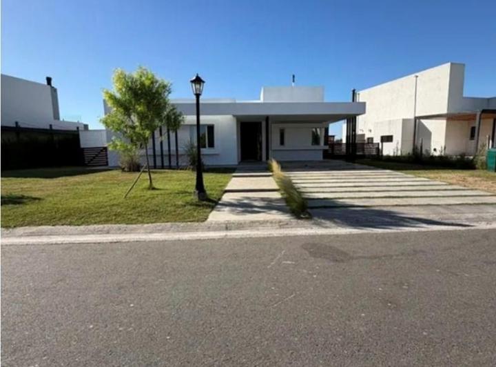 Casa · 150m² · 4 Ambientes · 1 Cochera