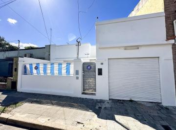 Casa · 120m² · 5 Ambientes · 1 Cochera · Venta Casa a Reciclar. Ayacucho Al 6000. Zona Sur