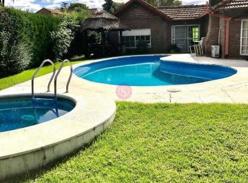 Casa · 136m² · 3 Ambientes · 1 Cochera · Casa en Venta en Mapuche Country Club, Pilar, G. B. a. Zona Norte