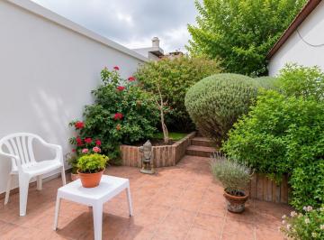 Casa · 247m² · 5 Ambientes · 1 Cochera · Venta Casa 5 Ambientes en Villa Urquiza C/ Jardin