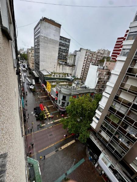 Venta de Departamento 2 Ambientes Externo – Santiago del Estero 1700, 8° Amplio · Reciclado · Amoblado