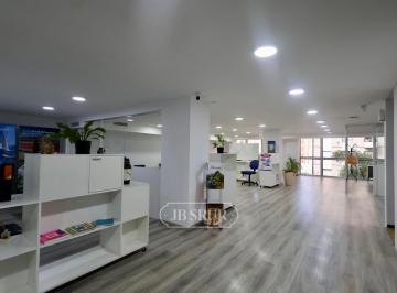 Oficina comercial · 442m² · 6 Ambientes · Oficina en Venta en Barrio Centro