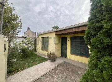 Casa · 70m² · 4 Ambientes · Casa en Venta, 2 Dorm. - Villa Elvira - La Plata