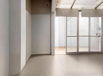 PH · 70m² · 4 Ambientes · PH Multifamiliar en Venta de 2 Ambientes en Olivos con Patio y Terraza