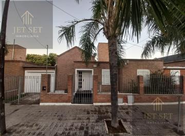 Casa · 62m² · 4 Ambientes · 1 Cochera · Casa en Calera Central