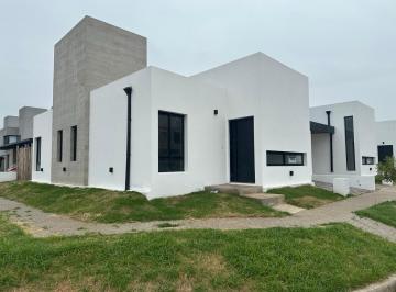 Casa · 93m² · 2 Ambientes · 1 Cochera · Dúplex 2 Dorm en San Ignacio Village
