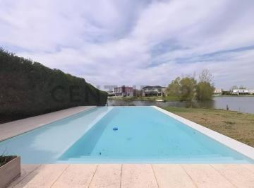 Casa · 312m² · 5 Ambientes · 2 Cocheras · Casa de 4 Dorm. Mas Dependencia en Lote Esquina a La Laguna Principal – Cantón