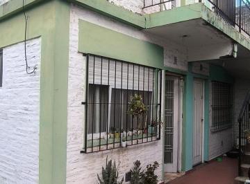 PH · 25m² · 2 Ambientes · 1 Cochera · PH en Venta, 1 Dorm. en Villa Luzuriaga, con Cochera