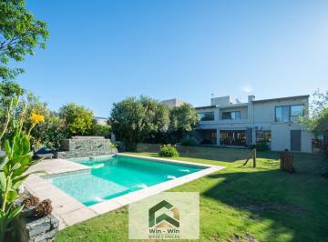 Casa · 430m² · 10 Ambientes · 2 Cocheras · Casa - Siete Soles Naturaleza Urbana