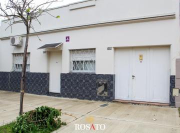 Casa · 134m² · 3 Ambientes · 1 Cochera · Venta Casa 3 Ambientes con Jardin y Garaje en Villa Lugano