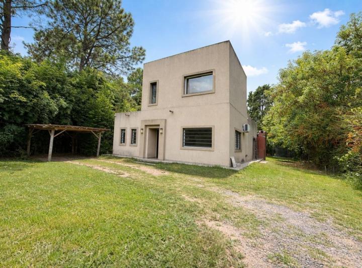 Casa · 100m² · 3 Ambientes · 2 Cocheras