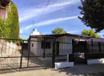 Casa · 235m² · 4 Ambientes · 3 Cocheras · Casa en Garin