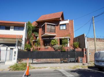 Casa de 6 ambientes, Tres de Febrero · Casa en Venta C/ Cochera en Martín Coronado