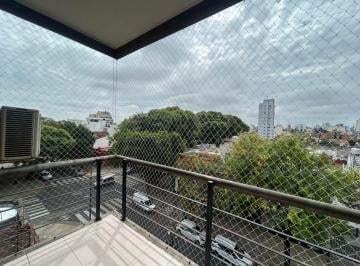 Departamento de 3 ambientes, Villa Urquiza · Depto 3 Ambientes con Cochera y Balcon Al Frente