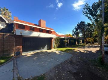 Casa · 424m² · 23 Ambientes · 2 Cocheras · Darragueira 6476, Casa