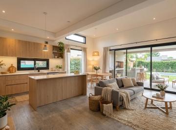 staging-output-1774968120488.png · Venta Casa 5 Ambientes - San Ramon a Estrenar
