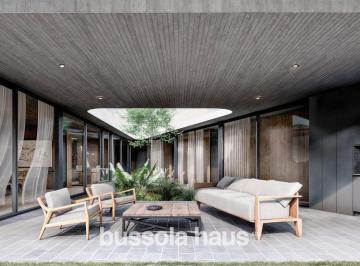 Casa · 223m² · 5 Ambientes · 1 Cochera · Casa en Venta Al Agua en Amarras
