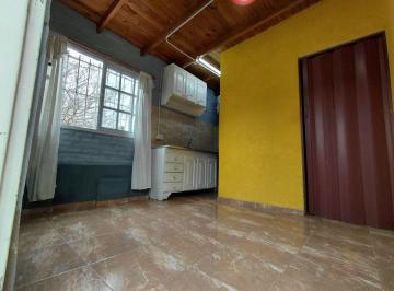 Casa en Alquiler de 2 ambientes Lomas de Zamora · Sin Expensas Casa en PH 2 Amb Al Frente C/ Recibos
