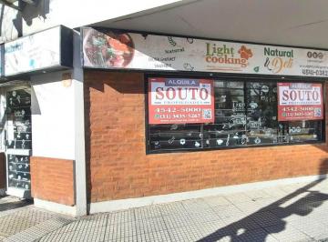 Local comercial · 62m² · 1 Ambiente · Local Esquina 61 m² + Sotano 30 M².edificio de 19 Años