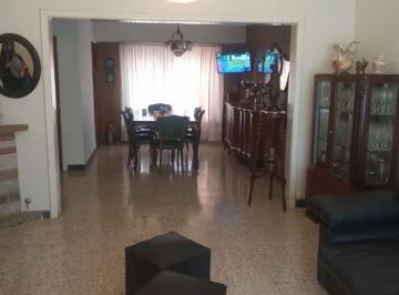 Casa · 390m² · 9 Ambientes · 4 Cocheras · Casa - Olavarria