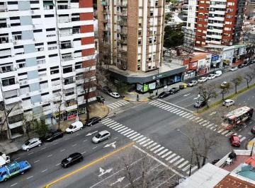 Local comercial · 160m² · 3 Ambientes · Venta Gran Local con Patio en El Corazón de Martínez
