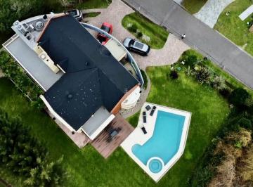 Casa · 358m² · 7 Ambientes · 3 Cocheras · Venta Casa Country Banco Provincia 7 Ambientes en Moreno