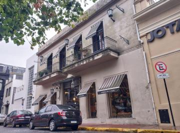 Local comercial · 400m² · 3 Ambientes · Local en Terreno Propio en Plaza Dorrego