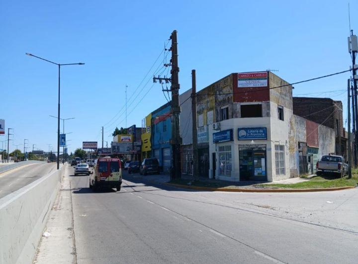 Local comercial · 452m² · 8 Ambientes