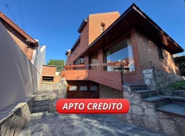 Casa · 151m² · 4 Ambientes · 2 Cocheras · Chalet 4 Amb, con Patio y Garage en Los Troncos