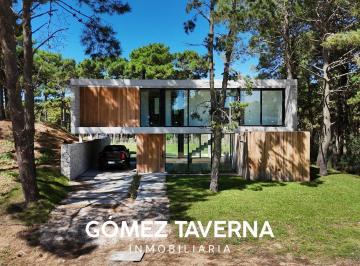 Casa · 930m² · 4 Ambientes · 1 Cochera · Casa en Pinamar, Barrio Pioneros