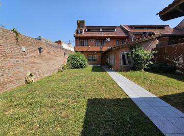 Casa · 400m² · 7 Ambientes · 2 Cocheras · Casa 6 Ambientes en Venta, Carapachay