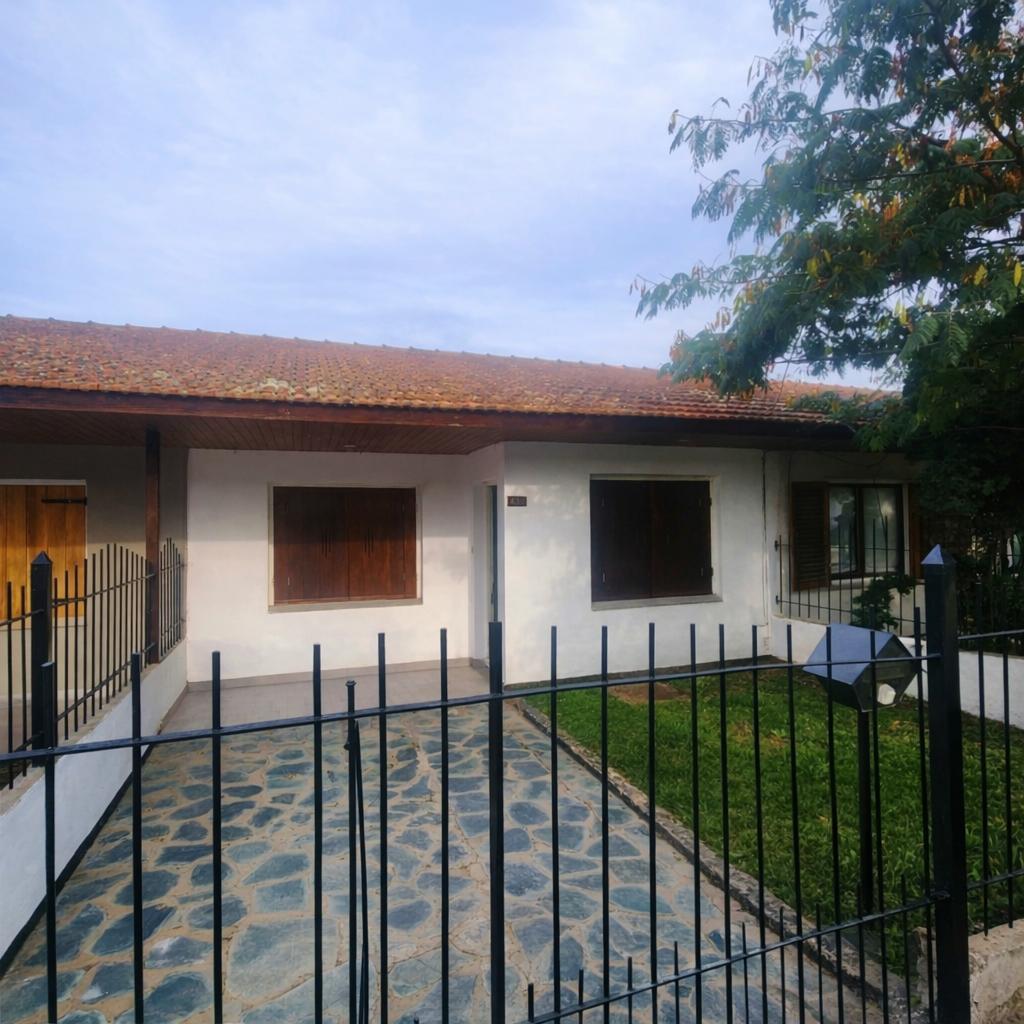 Chalet 3 amb, 70m² con patio y quincho - Echepare