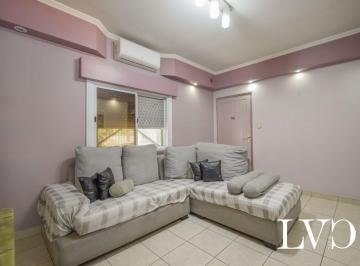 Casa · 114m² · 3 Ambientes · 1 Cochera · Venta Casa 3 Ambientes C/ Cochera – en Lanús!
