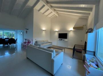 Casa · 150m² · 4 Ambientes · 3 Cocheras · Propiedad en Venta Country Club El Venado
