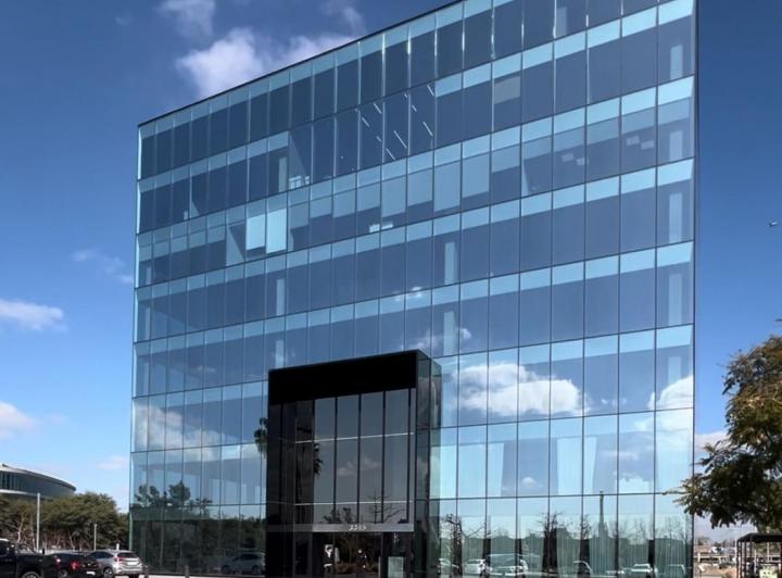 Oficina comercial · 145m² · 1 Ambiente · 6 Cocheras