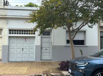 Casa · 115m² · 4 Ambientes · 1 Cochera · Casa en Venta - 3 Dorm. 3 Baños - La Plata