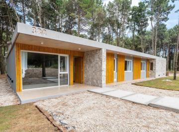 Casa · 147m² · 4 Ambientes · Casa en Venta - 3 Dorm. 2 Baños - Pinamar
