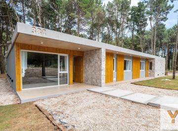 Casa · 147m² · 4 Ambientes · Casa en Venta - 3 Dorm. 2 Baños - Pinamar