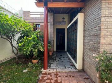 Casa de 8 ambientes, Godoy Cruz · Venta Casa de Autor Calidad Superior